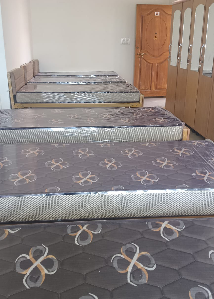 4 sharing affordable ladies PG room near Siruseri and OMR Chennai